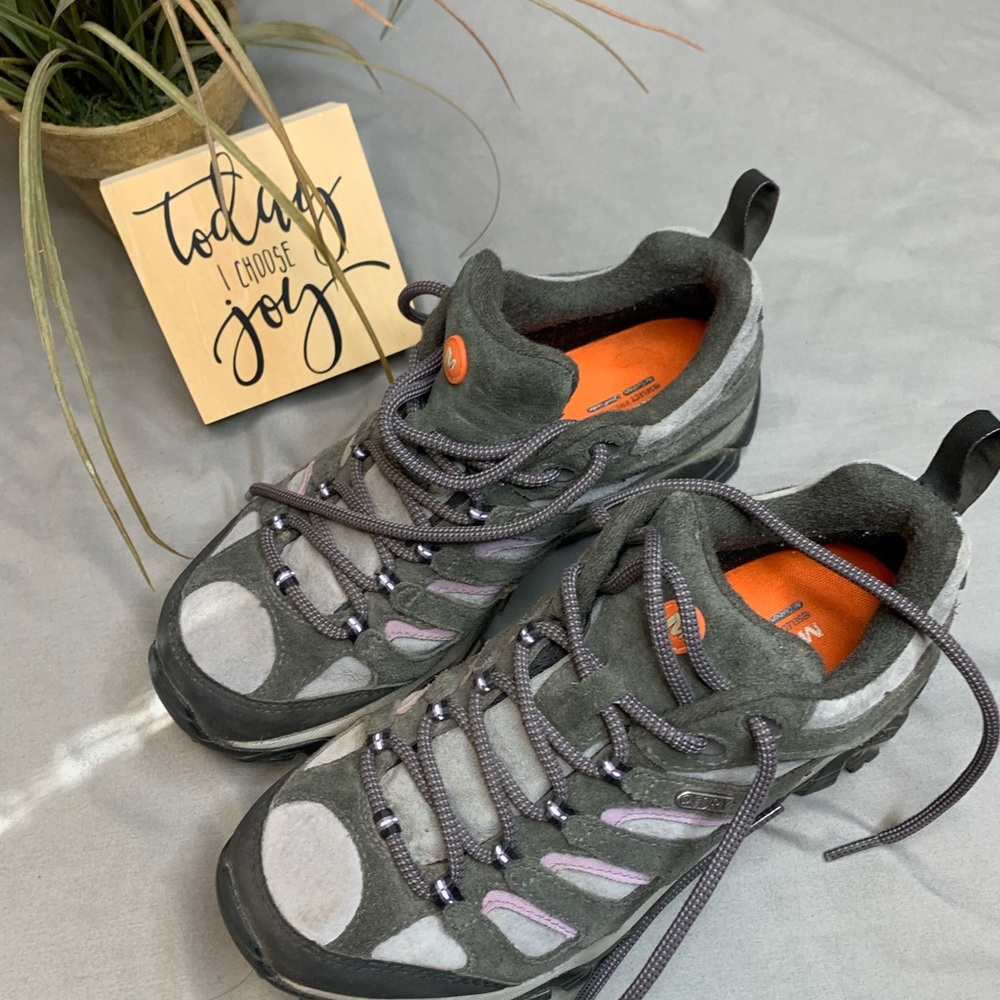 Merrill Hiking Shoes